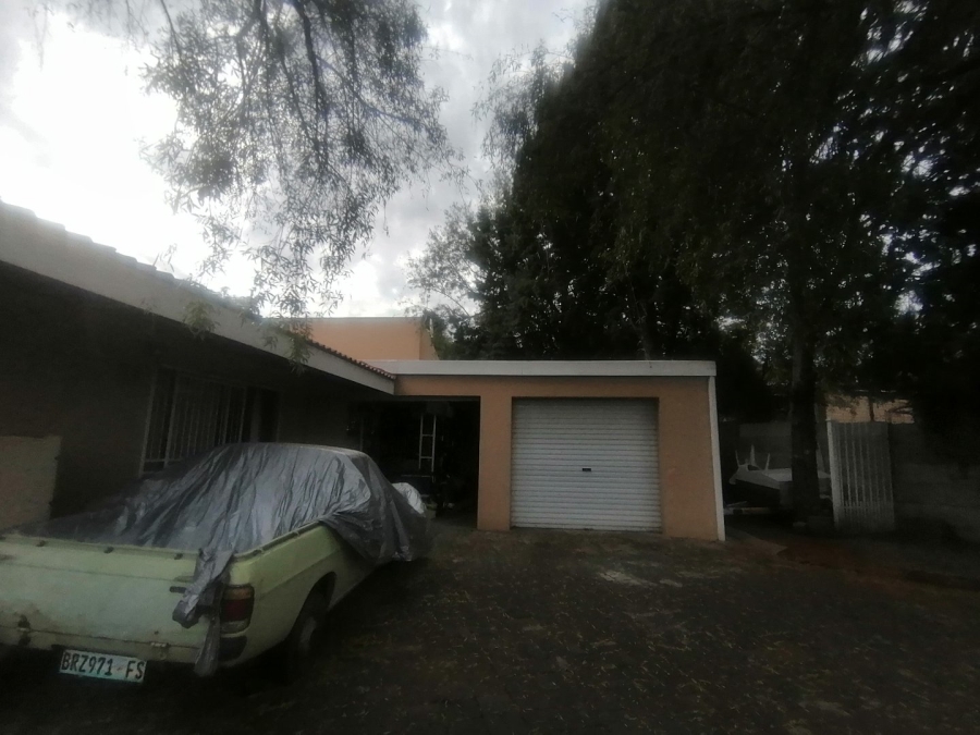 3 Bedroom Property for Sale in Pellissier Free State